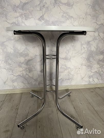 Кухонный стол