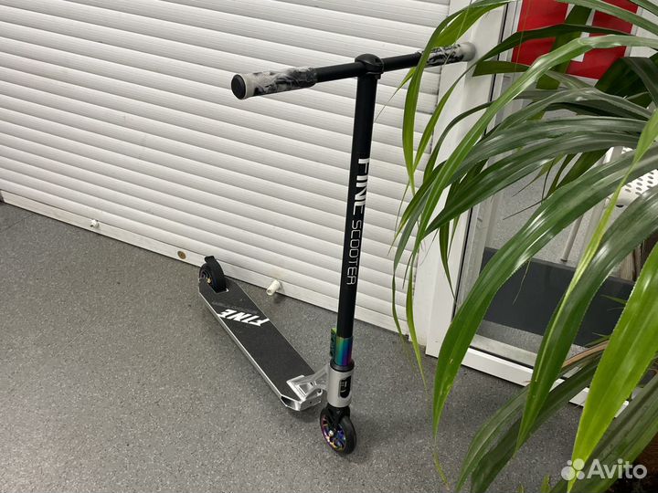 Трюковой самокат с системой HIC