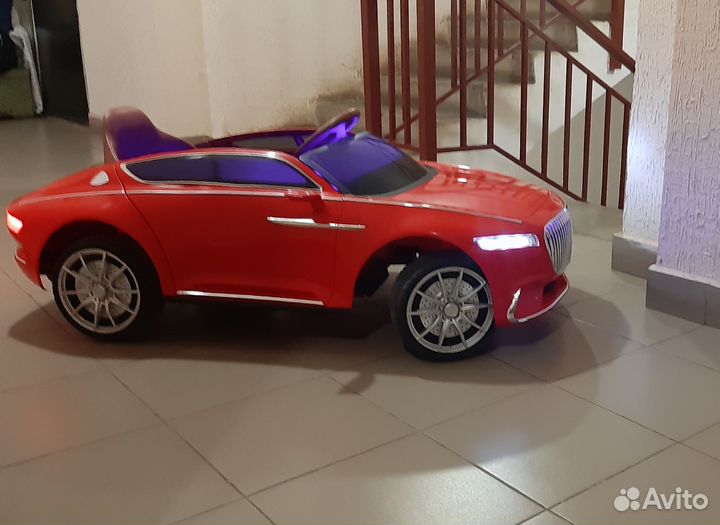 Продаю детский электро автомобиль