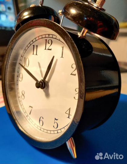 Настольные часы-будильник IKEA dekad