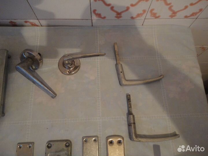 Замки,ручки,накладки для замков в ассортименте