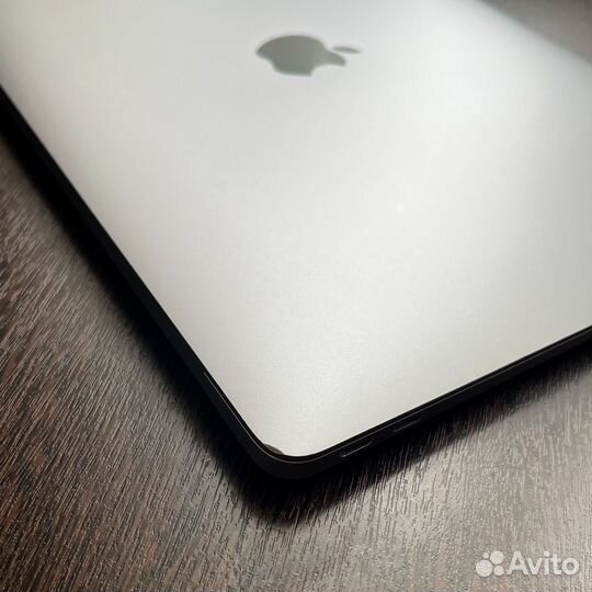 MacBook Air 13 2020 8/256/i3 473 цикла