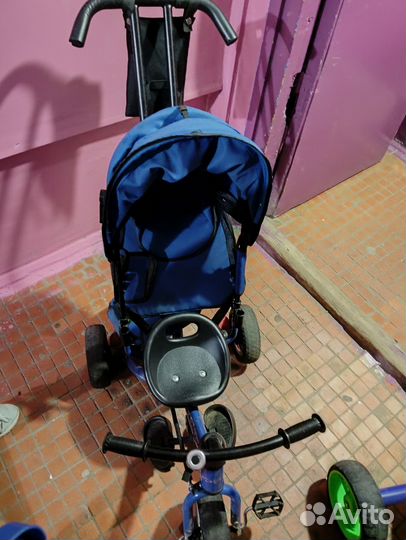 Трехколесный велосипед с ручкой