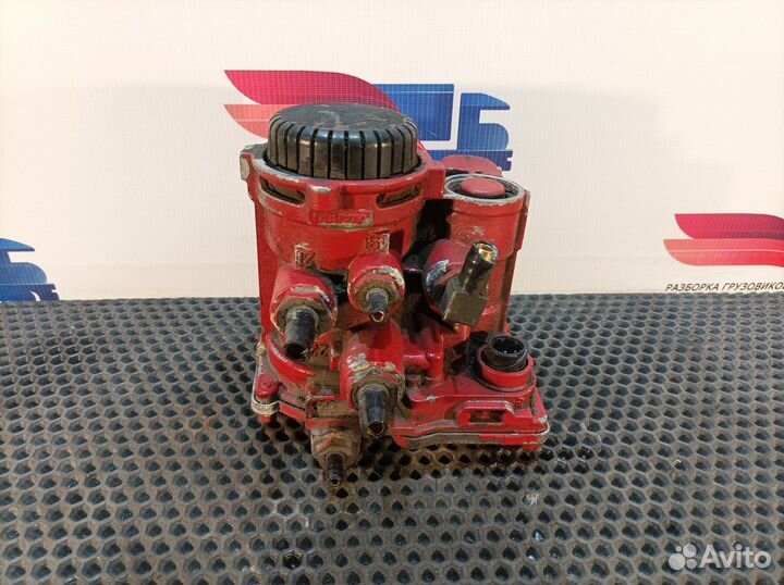 Кран управления тормозами прицепа