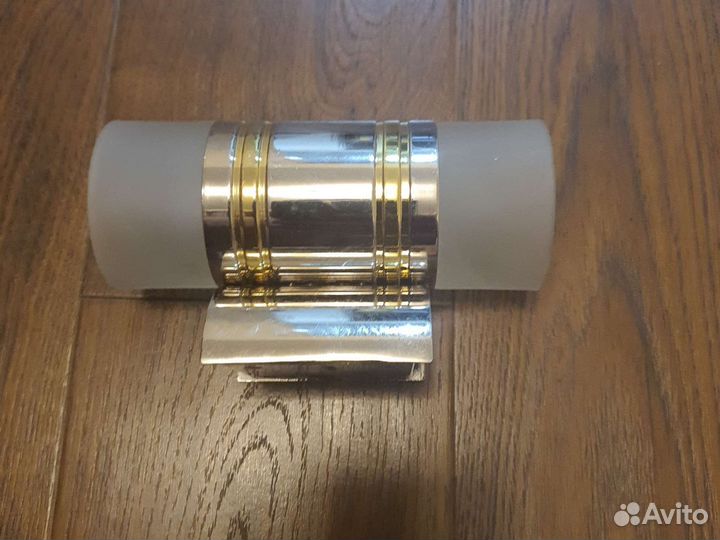 Лампа настенная