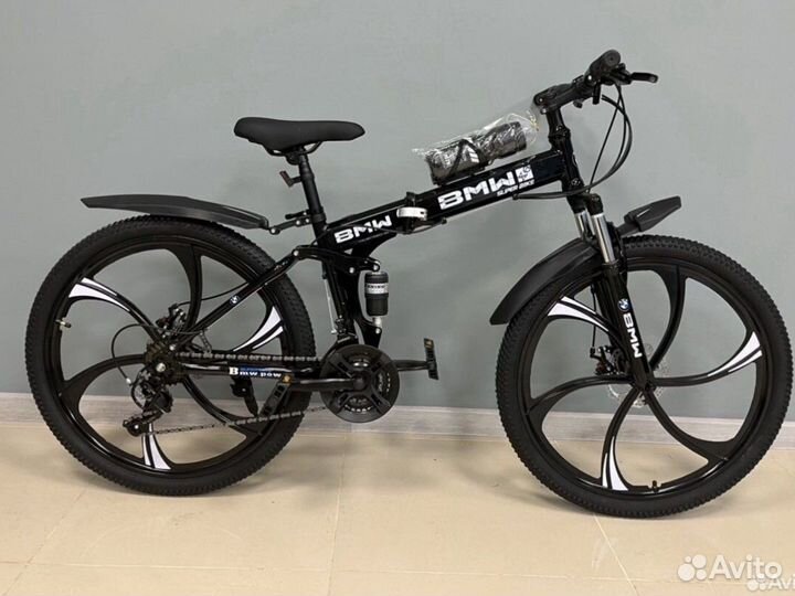 Велосипед BMW на литых дисках