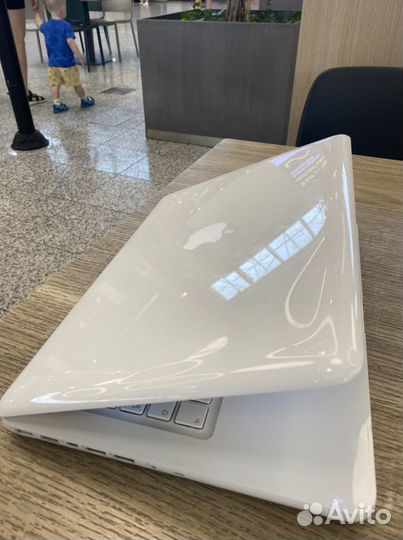 Macbook 1342 гб. Гарантия на работоспособность