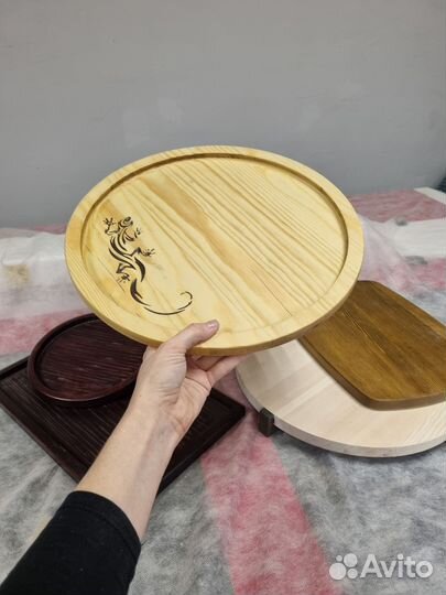 Подносы, тарелки