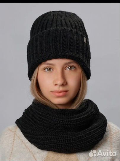 Комплект шапка и шарф-косынка новый
