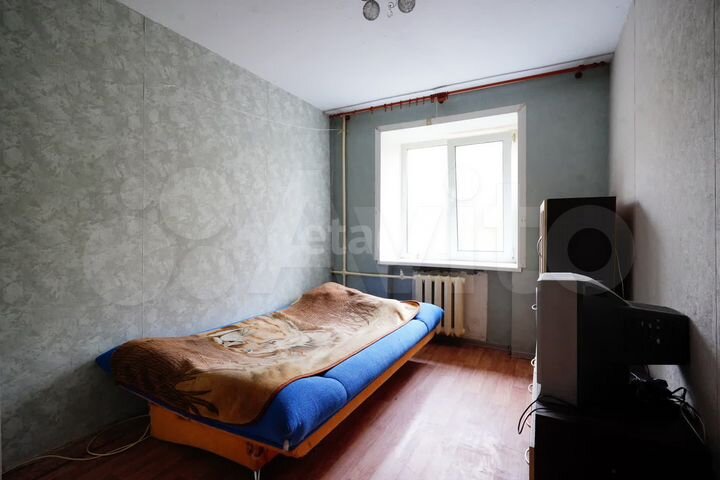 Комната 10 м² в 4-к., 2/5 эт.