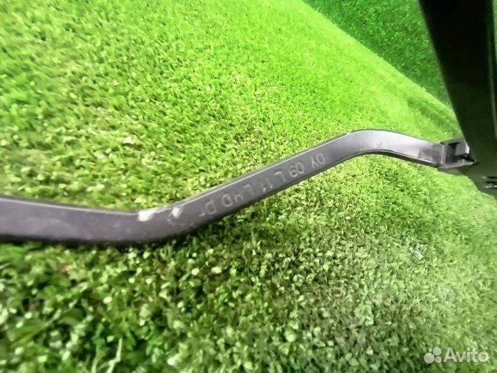 Дворник левый Chevrolet Cruze J300 F18D4 2010