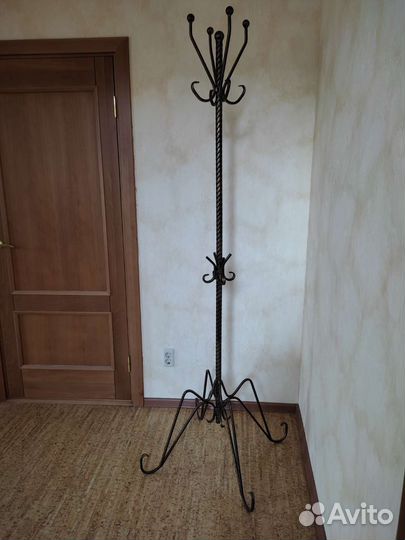 Вешалка напольная металлическая