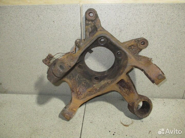 Кулак поворотный задний правый Subaru Forester 3