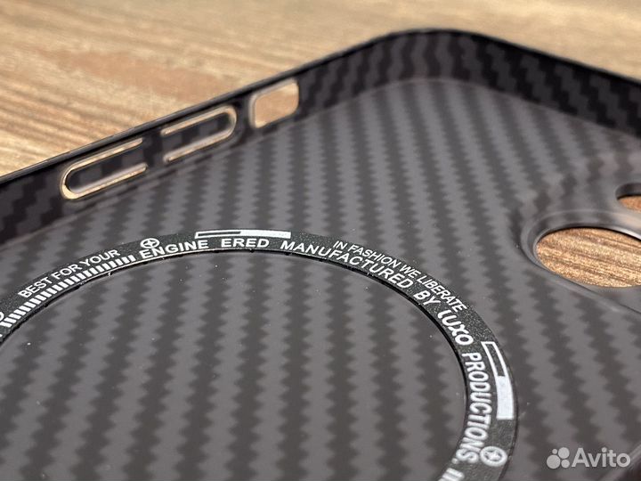 Карбоновый чехол iPhone 11,12,13,14