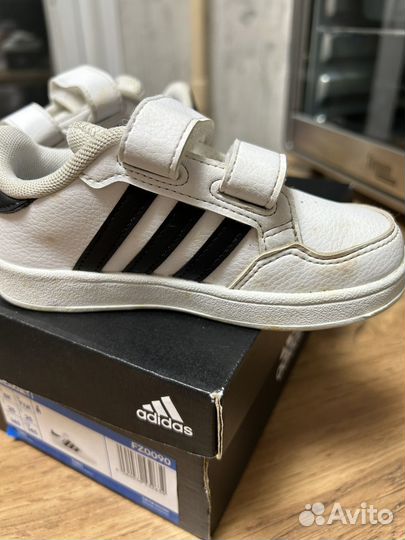 Кроссовки adidas, 23 размер (UK 7 1/2K, US 8K)