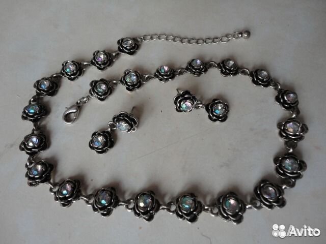 Брошки. Крестики. Бусы