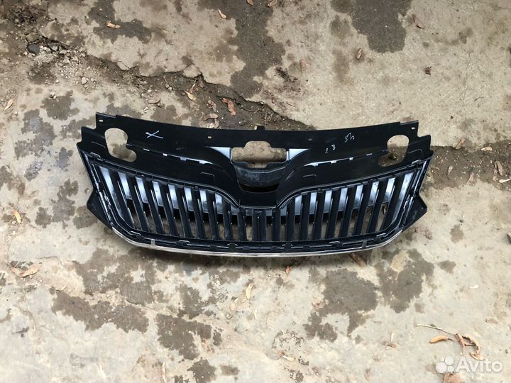 Решетка радиатора Skoda Rapid