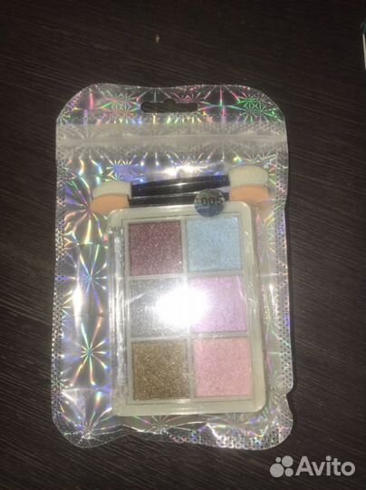 Тени с блестками