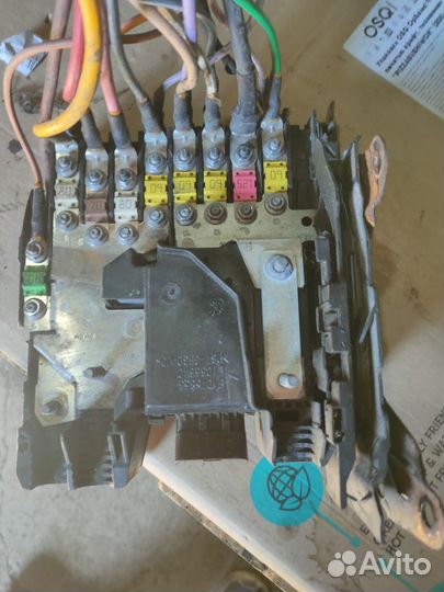 Блок предохранителей Citroen Peugeot JL01