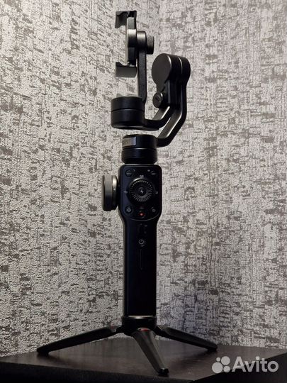 Стабилизатор для съемки zhiyun smooth 4