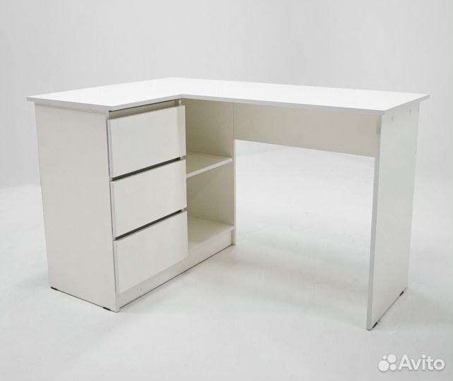 Стол угловой письменный в современном стиле