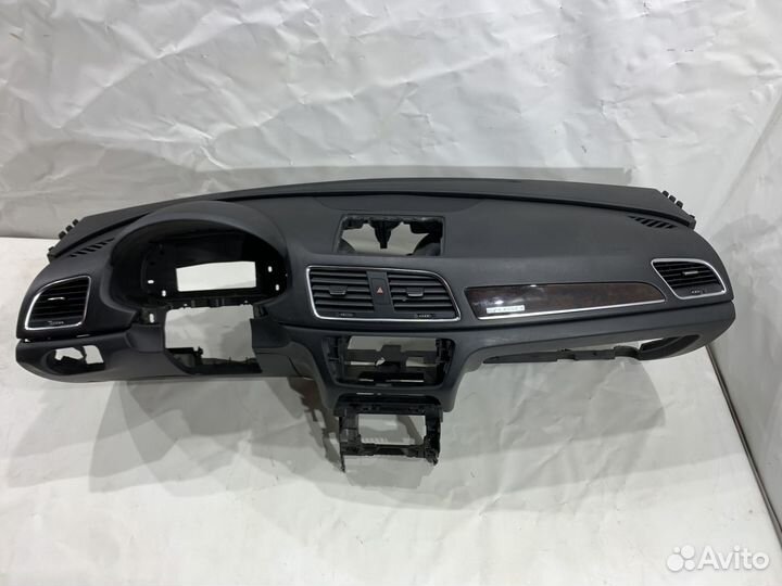 Торпедо Audi Q3 8U