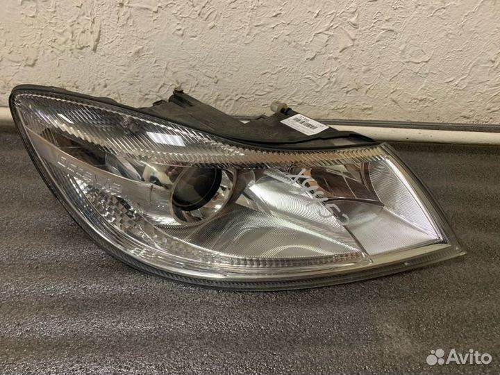 Фара правая Skoda Octavia (A5 1Z) 2004-2013