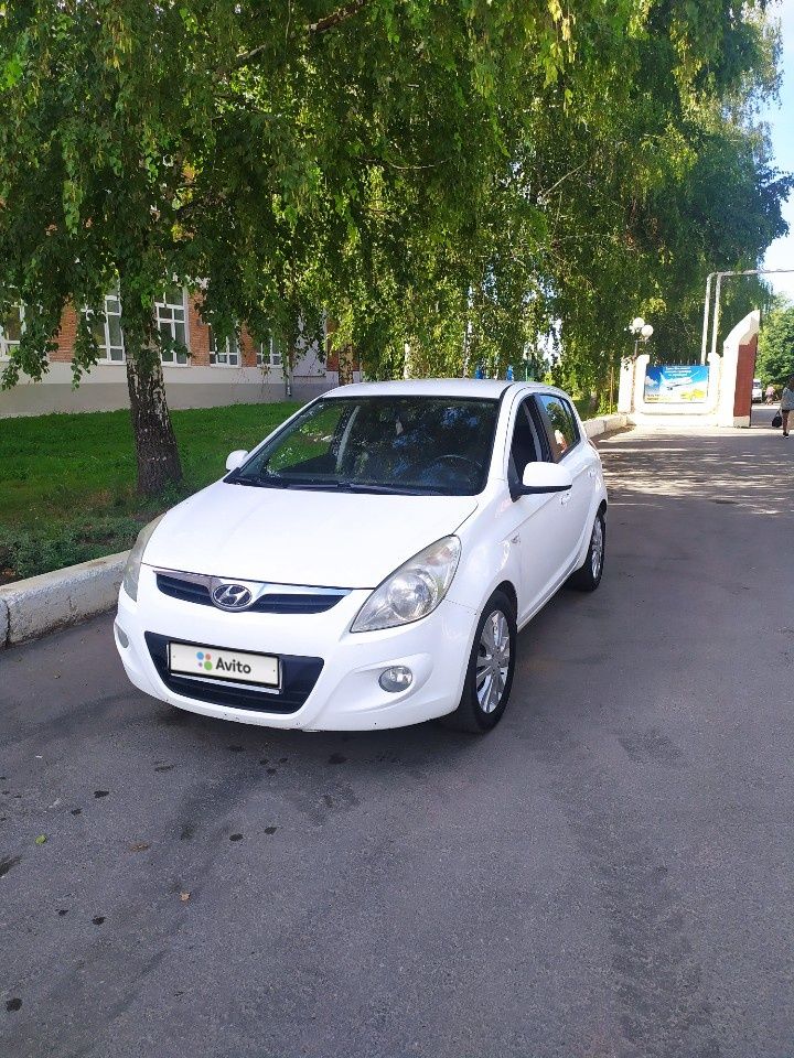 Hyundai i20: фото владельца