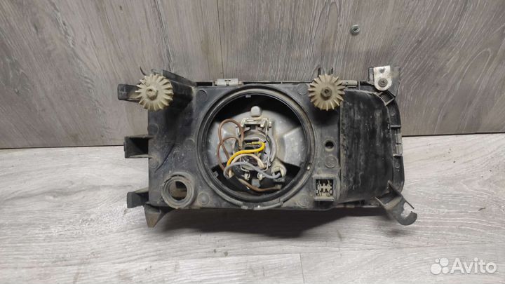 Фара левая пассат б3