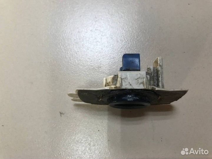 Кронштейн датчика парковки с накладкой