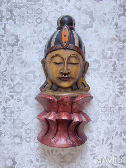Голова Будда из дерева резьба