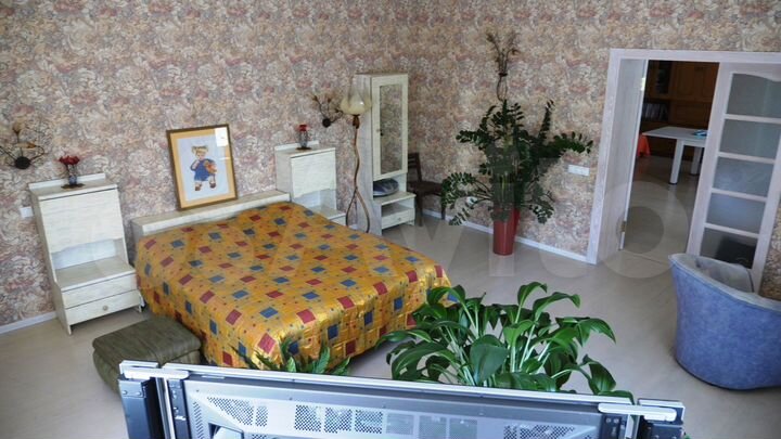 Дом 686 м² на участке 5,1 сот.