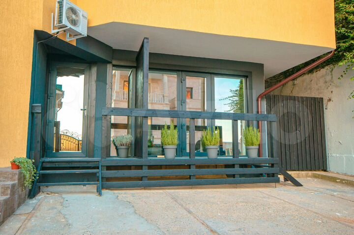 Гостиница, 90 м²