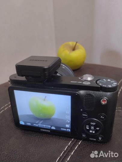 Samsung NX1000 kit 20-50 как новый