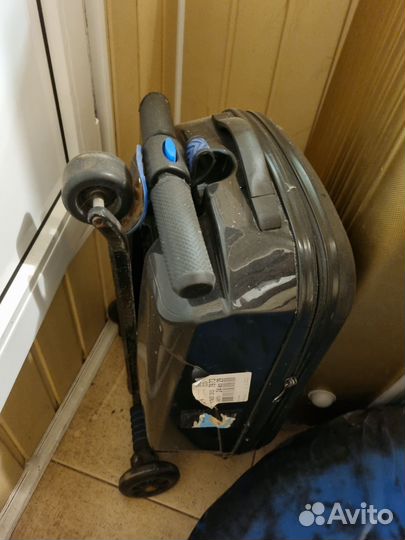 Чемодан самокат на колесах