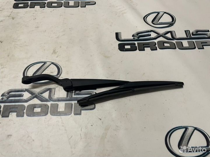 Поводок стеклоочистителя задний Toyota Land