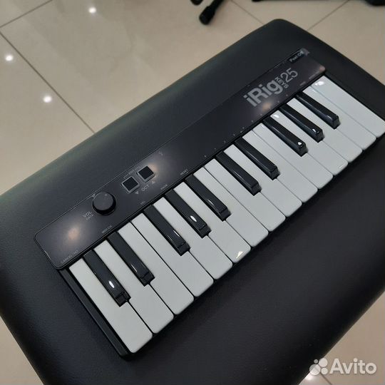 IK Multimedia iRig Keys 25, миди-клавиатура
