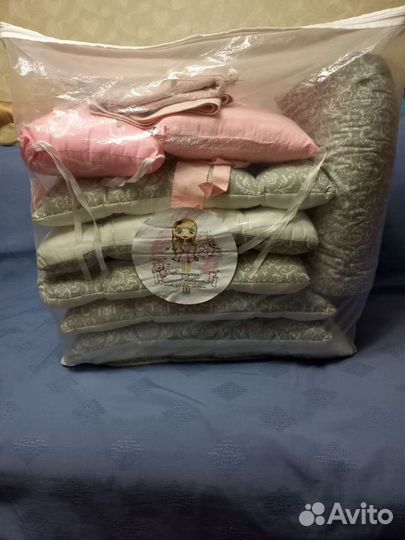 Подушки-бортики в кроватку для новорожденных