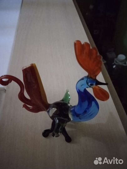 Фигурка из цветного стекла