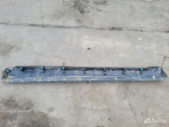 Накладка правого порога на Citroen C-Crosser