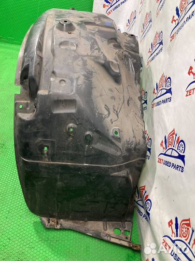 Подкрылок (локер) передний правый Land Rover Range