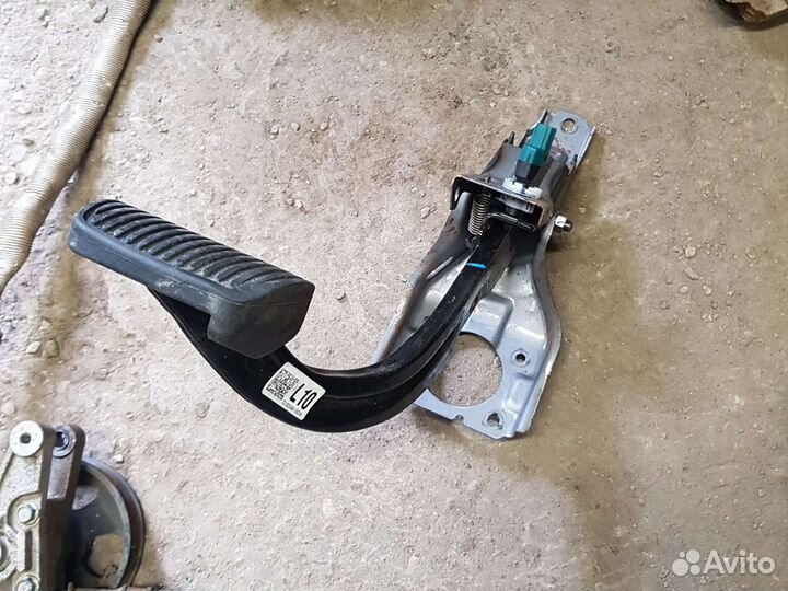 Педаль тормоза Kia K5