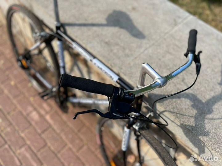 Городской круиз спортивный тревел 28 велосипед