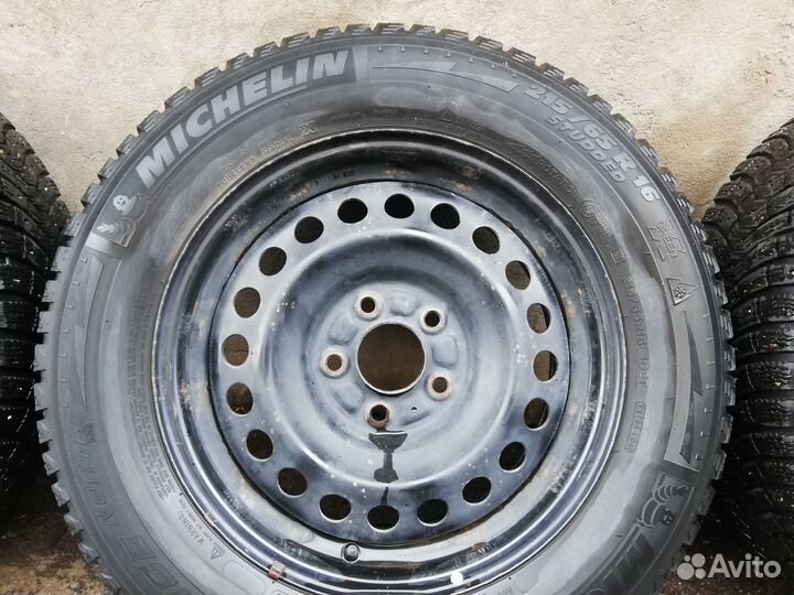 Зимняя резина 215/65 с дисками r16
