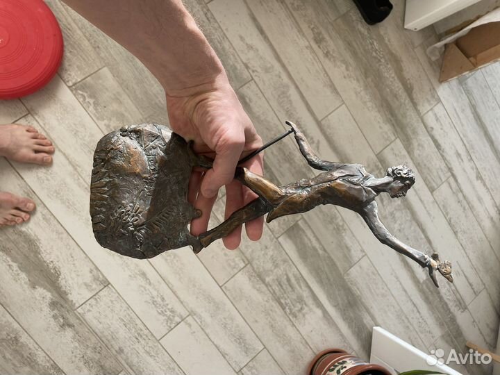 Бронзовая скульптура по мотивам Шагала