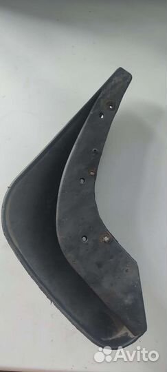 Брызговик правый передний Ford Focus 2+