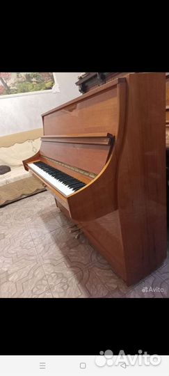 Продается пианино красный октябрь
