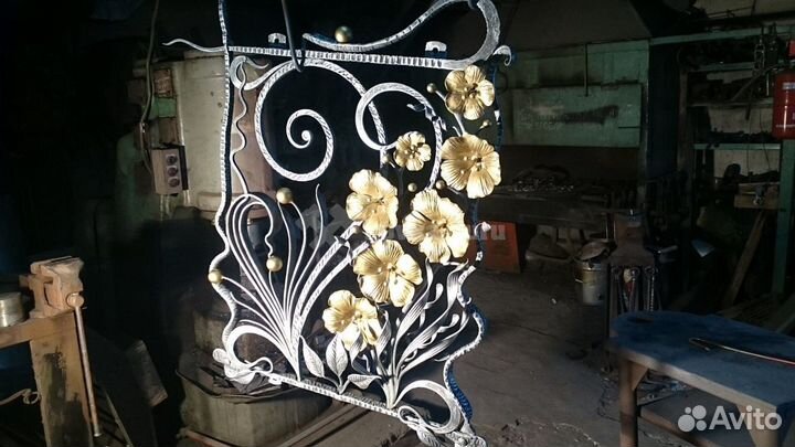 Кованые калитки, оградки, ворота, декор