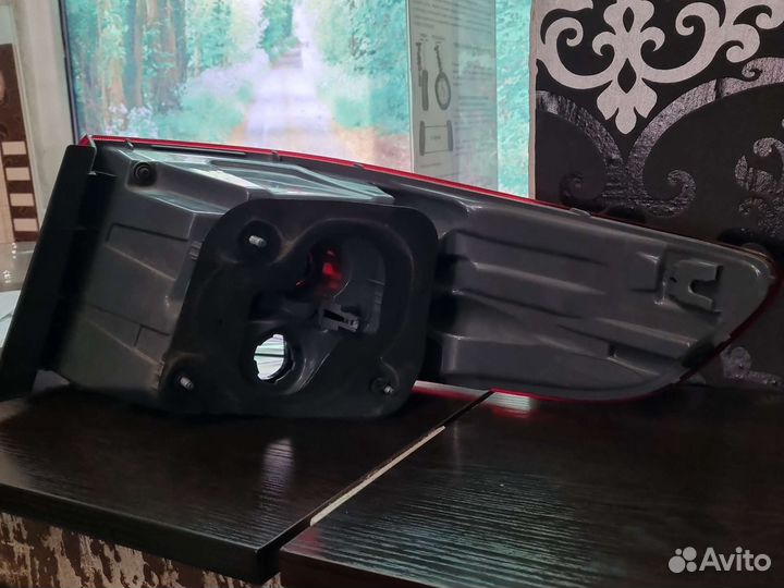 Фонарь задний левый kia rio 4