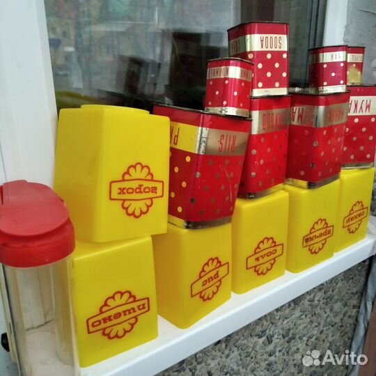 Для кухни: наборы для круп, подставки под горячее